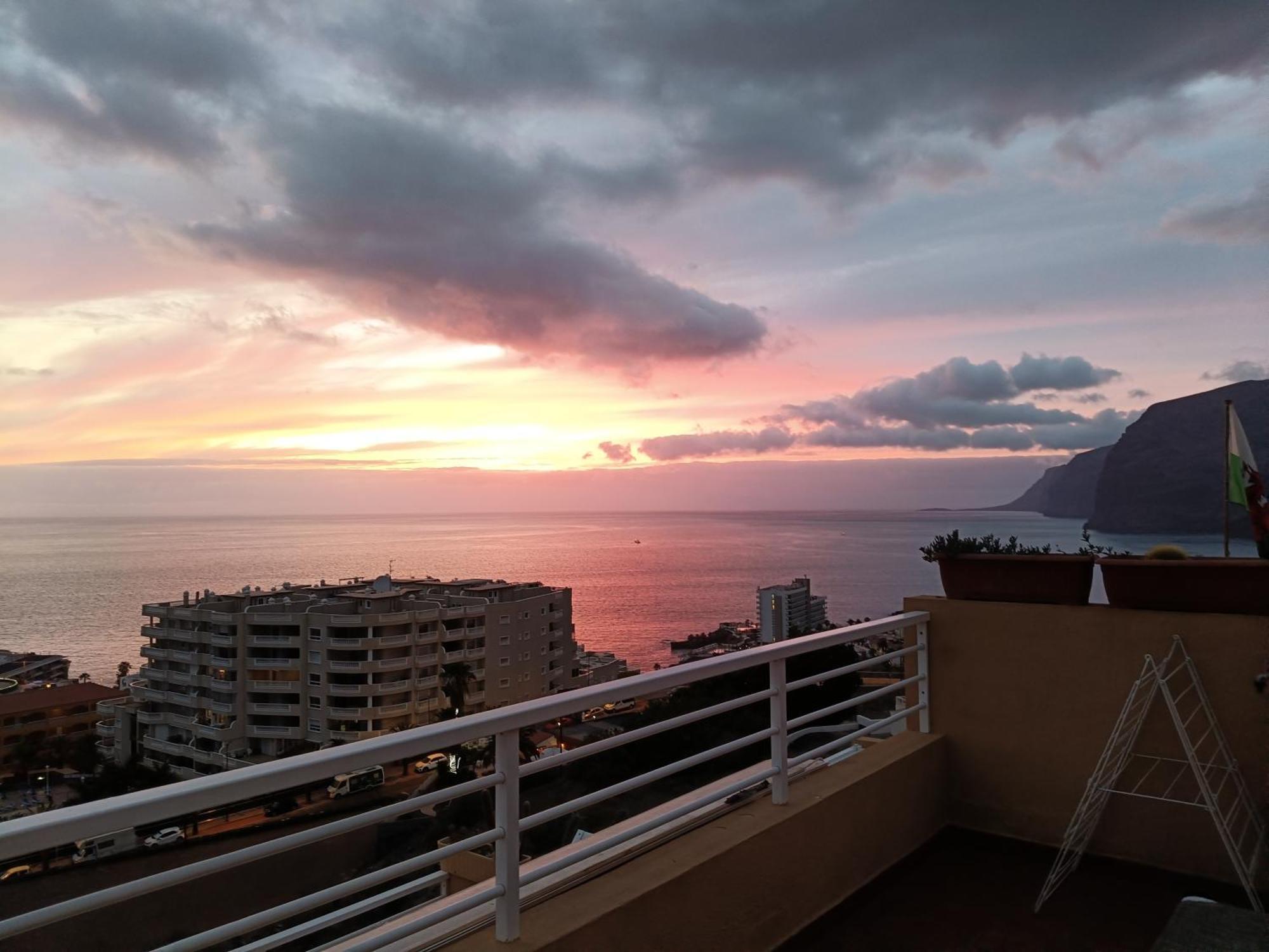 Panomaric Sea View - Sol Apartment Puerto de Santiago  Buitenkant foto